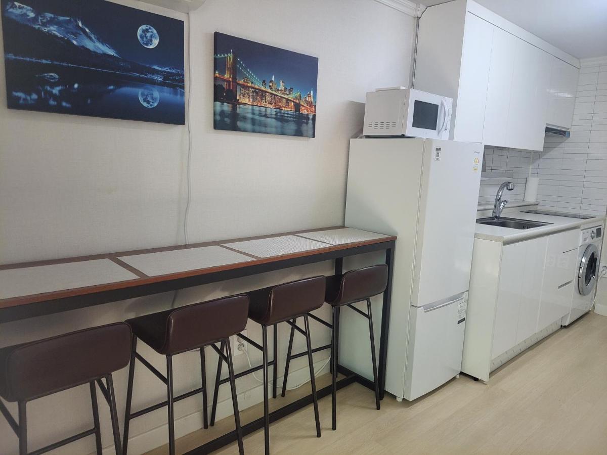 Brand New 2 Bedroom Apartment #6 Seoul Eksteriør billede